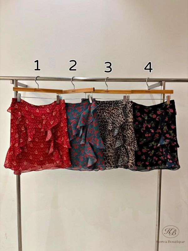 FW2627 秋季 好美的波浪碎花半身裙 