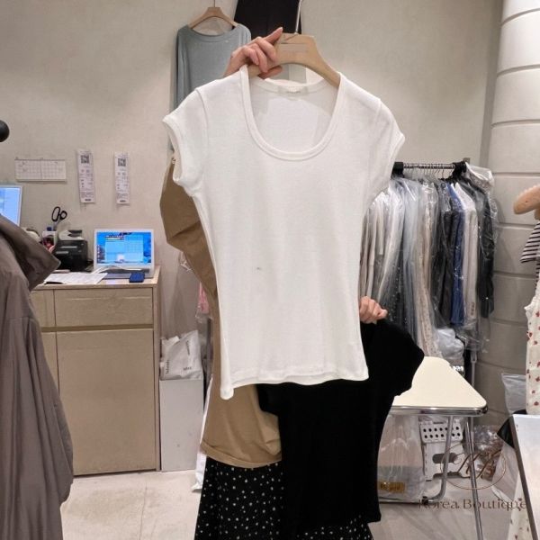 Su18 夏裝 U口領tee 