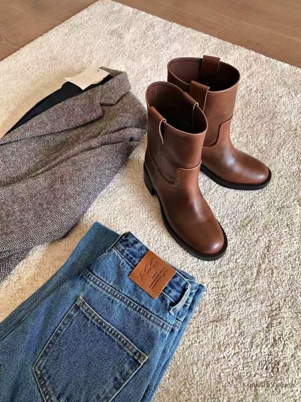 Fw195 秋季 皮感很美的靴子 
