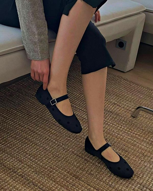 SS246 春季 春夏很需要百搭的圓頭娃娃鞋 