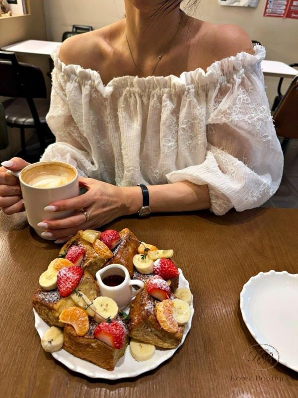 SS357 春季 腰間可綁帶拉平口上衣 