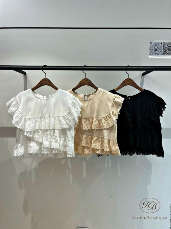 SS368 春季 好好看的荷葉邊雕花上衣 