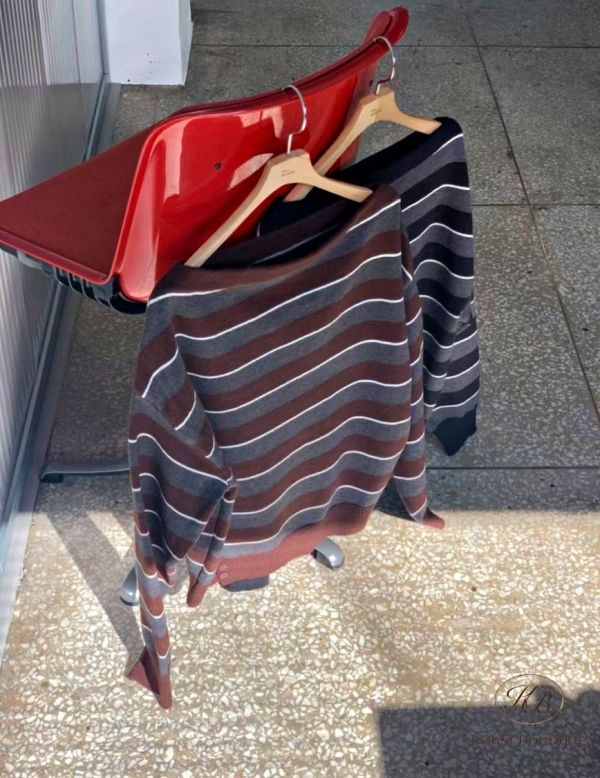 FWRK119 冬季 條紋斜肩上衣 