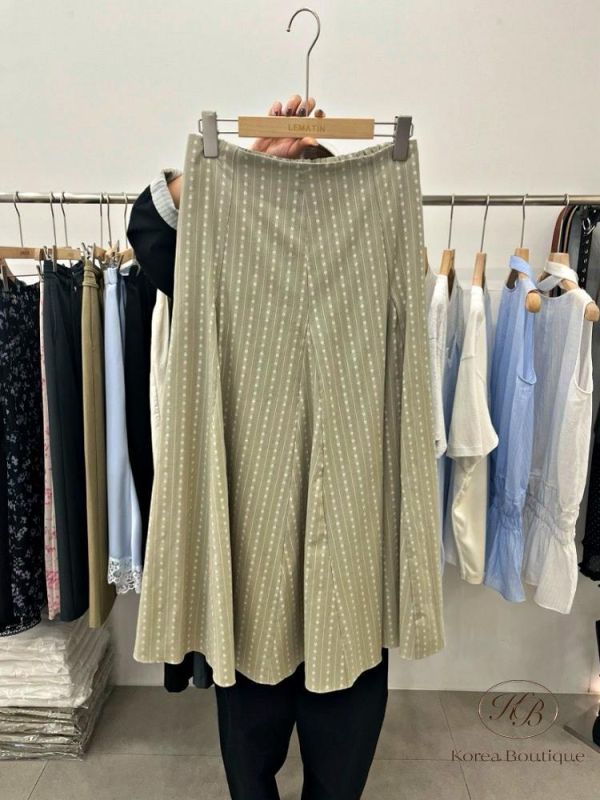KR2640 夏季 闆娘自留小刺繡半身裙 