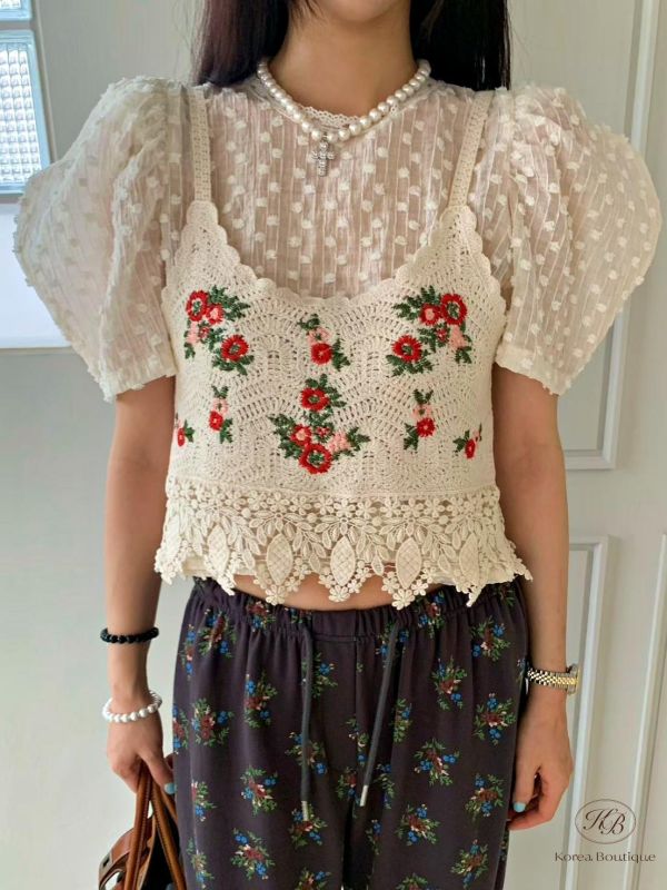 SS462 春季 好喜歡蓬蓬的刺繡圖案上衣 