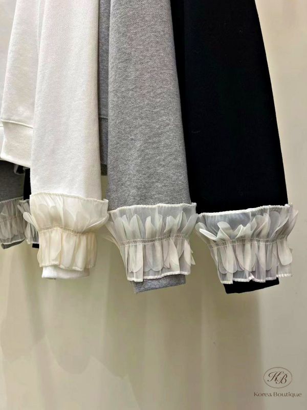 FWKR34 冬季 領口很美的上衣 