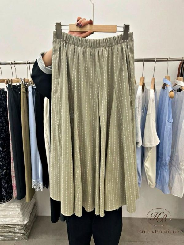 KR2640 夏季 闆娘自留小刺繡半身裙 