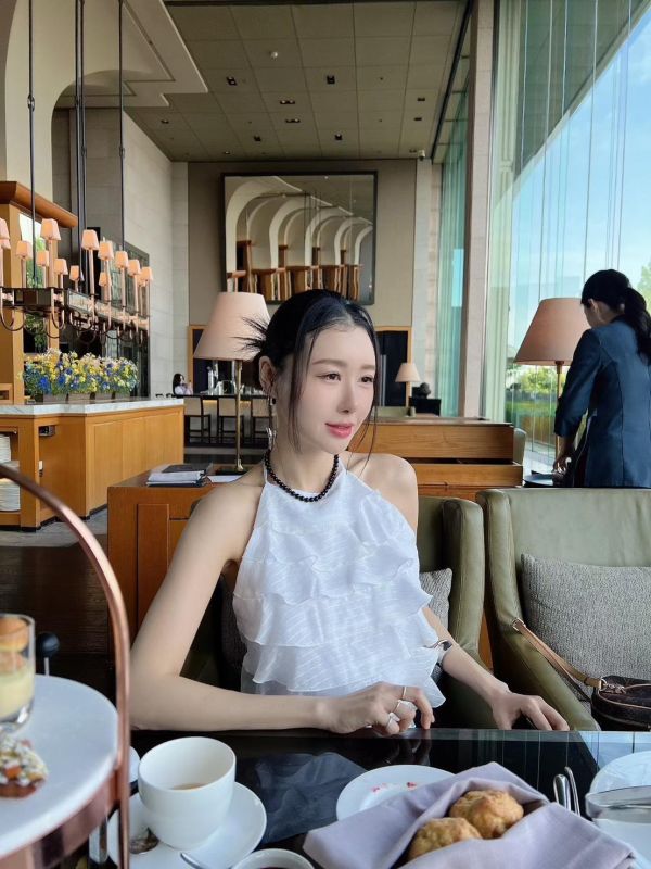 SS517 春季 蛋糕層次波浪上衣服 