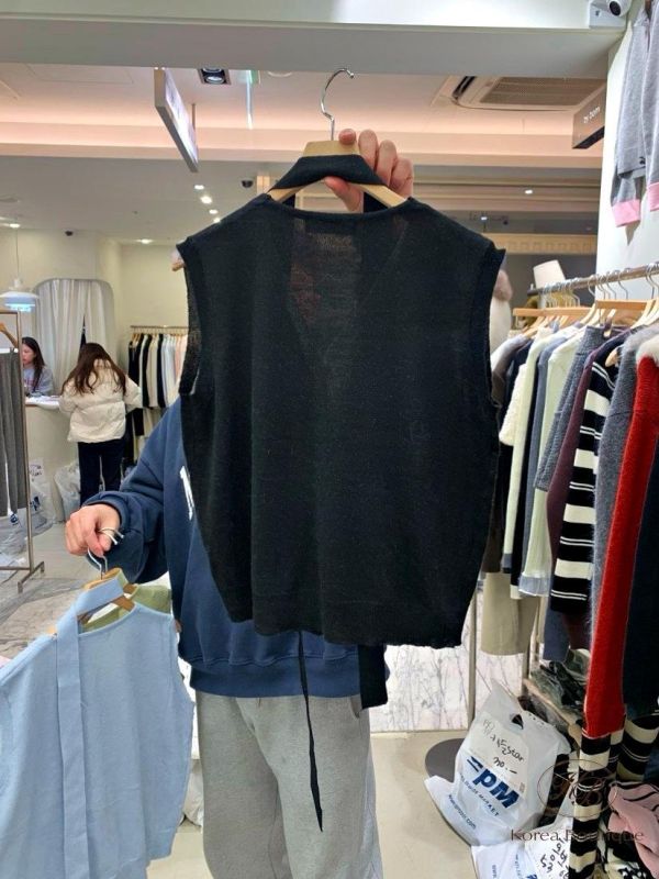 SS244 春季 無袖針織附圍巾上衣 