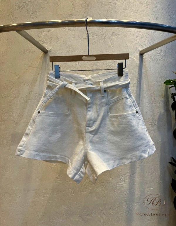 SS288 春季 含腰帶的白色牛仔短褲 
