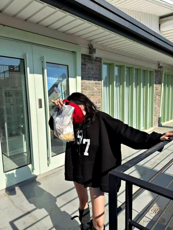 SS256 春季 長版數字大學衛衣 