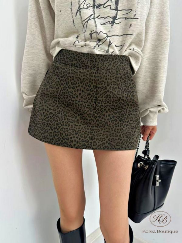 Fw339 秋季 顏色特別的豹紋褲裙 