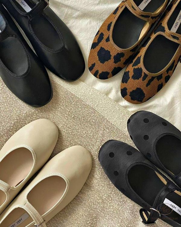 SS246 春季 春夏很需要百搭的圓頭娃娃鞋 