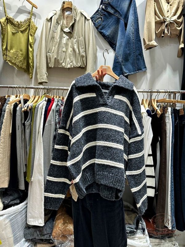 FWKR61 冬季 線條v領上衣 