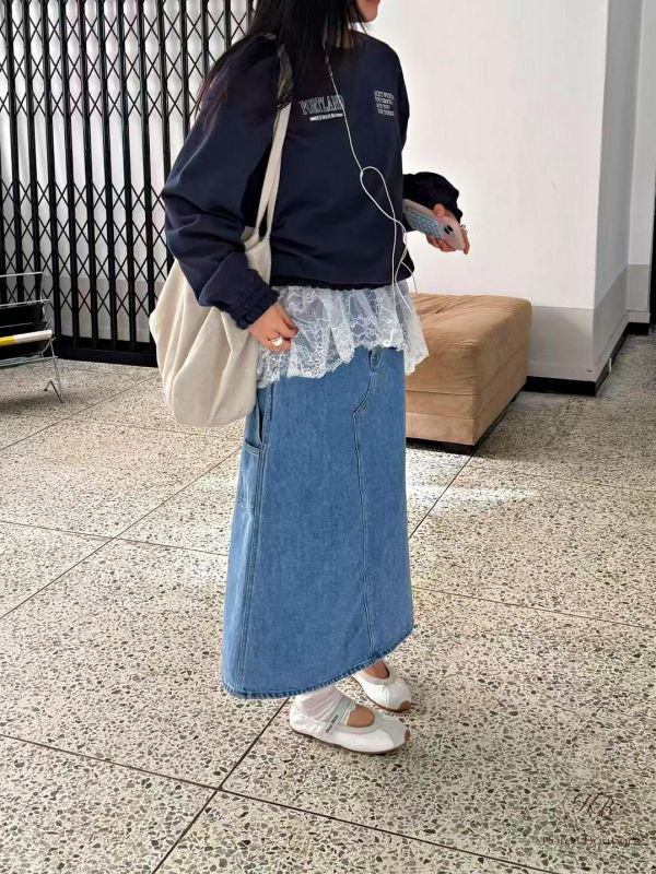 SS113 春季 蕾絲下擺造型素tee 