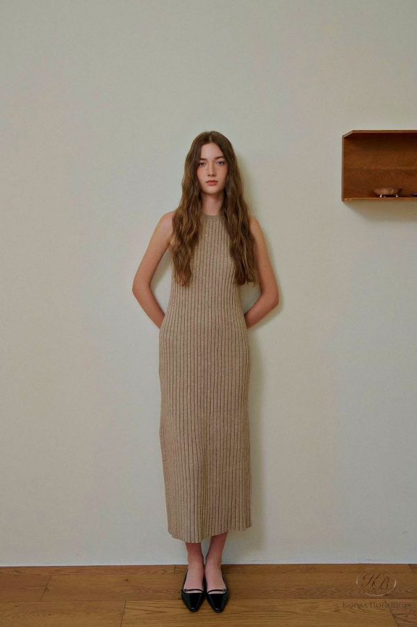 Fw361 秋季 坑條無袖長洋 