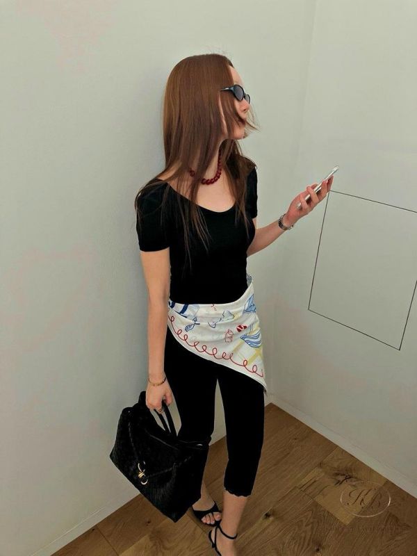 SS429 春季 V領素面上衣 