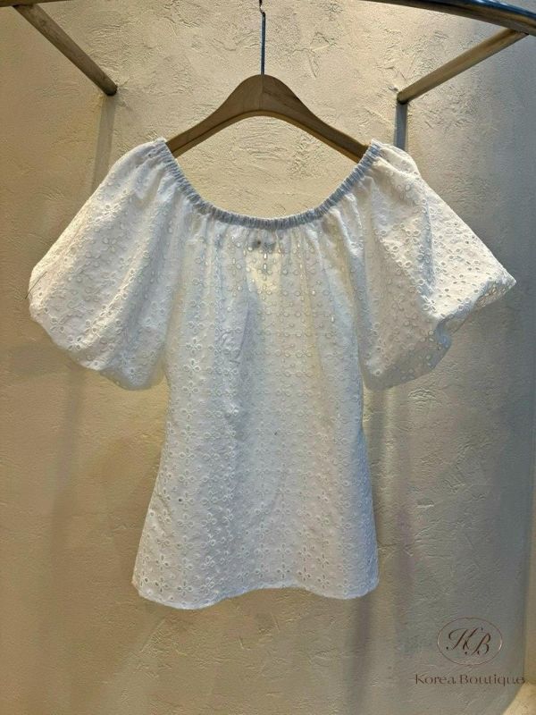 SS424 春季 可拉平領的簍空雕花上衣 