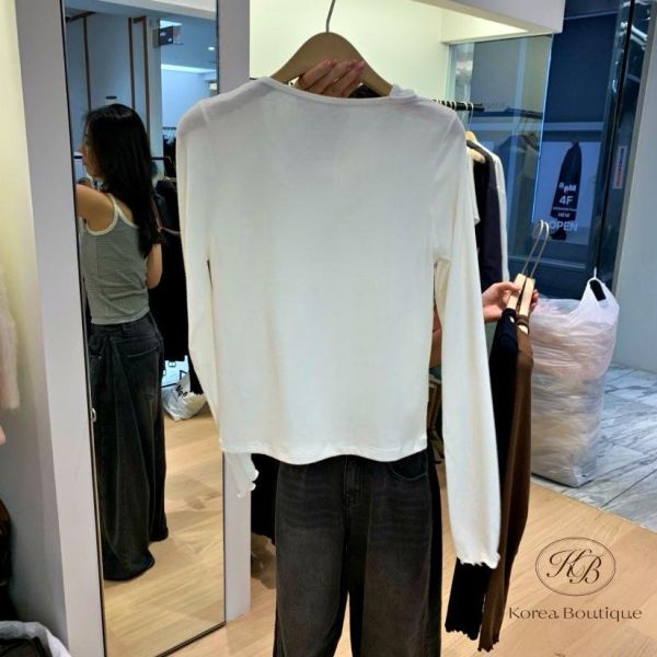 FW2682 秋季 有點小細節的素面上衣 