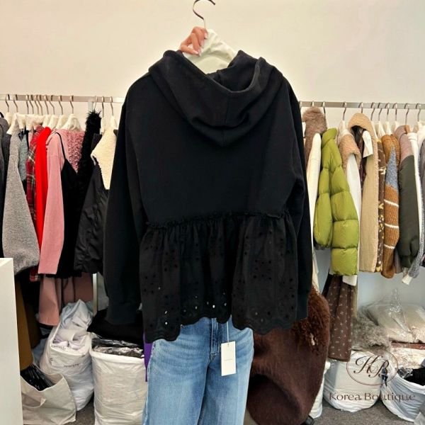 FWKR47 冬季 下擺很可愛的蕾絲大學tee 