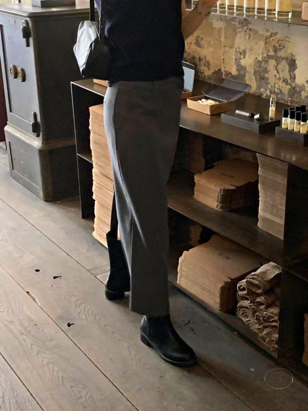 Fw325 秋季 好美的下擺半身裙 開叉 