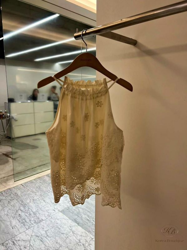 KR2657 夏季 細緻的雕花套裝 