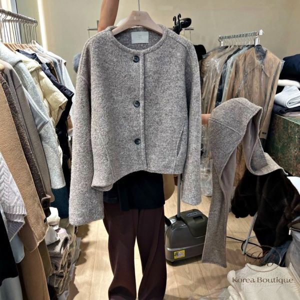 FWKR38 冬季 附上圍巾的短版大衣 