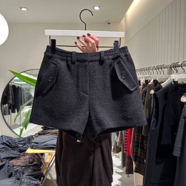 FWKR11 冬季 質感很好的毛呢短褲 
