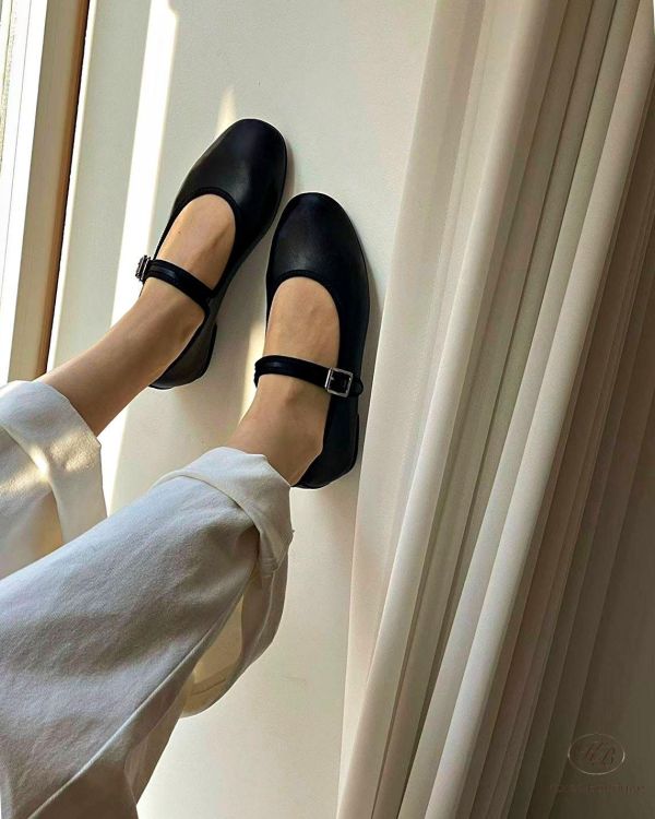 SS246 春季 春夏很需要百搭的圓頭娃娃鞋 