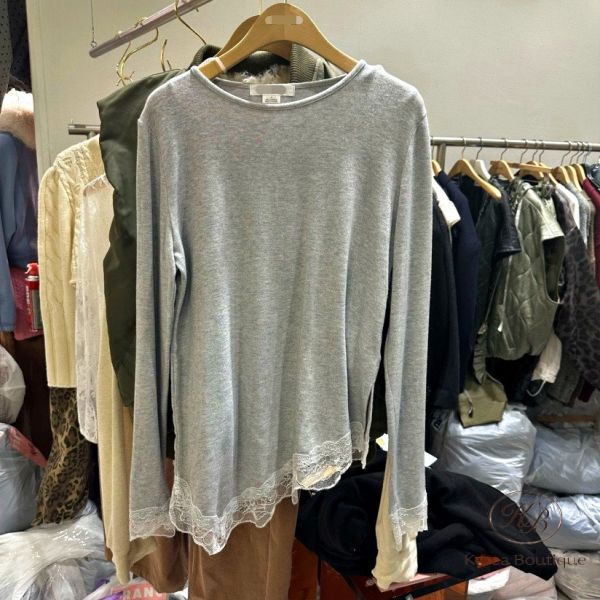 SS11 冬季 下擺有蕾絲設計的上衣 絨布面 