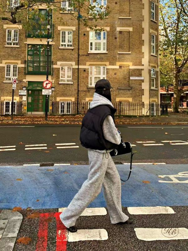 Fw389 秋季 澎澎鵝絨背心 