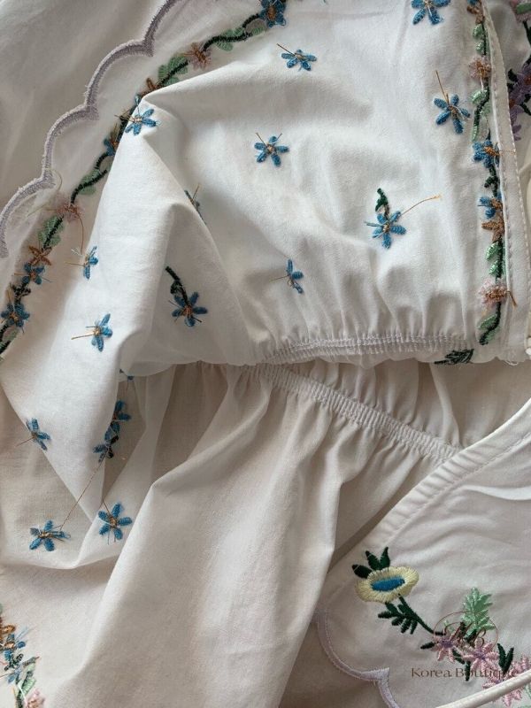 Su20 夏裝 刺繡別緻上衣 