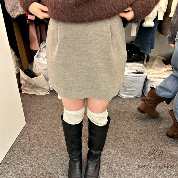 FWKR46 冬季 很有小心機的短裙 