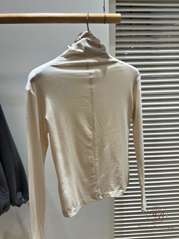 Fw406 秋季 高領 小吊飾牌上衣 