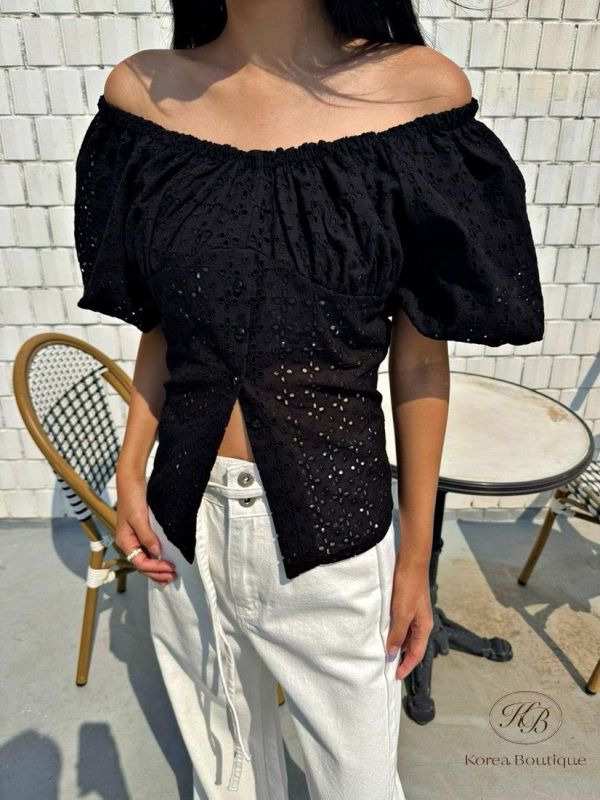 SS424 春季 可拉平領的簍空雕花上衣 