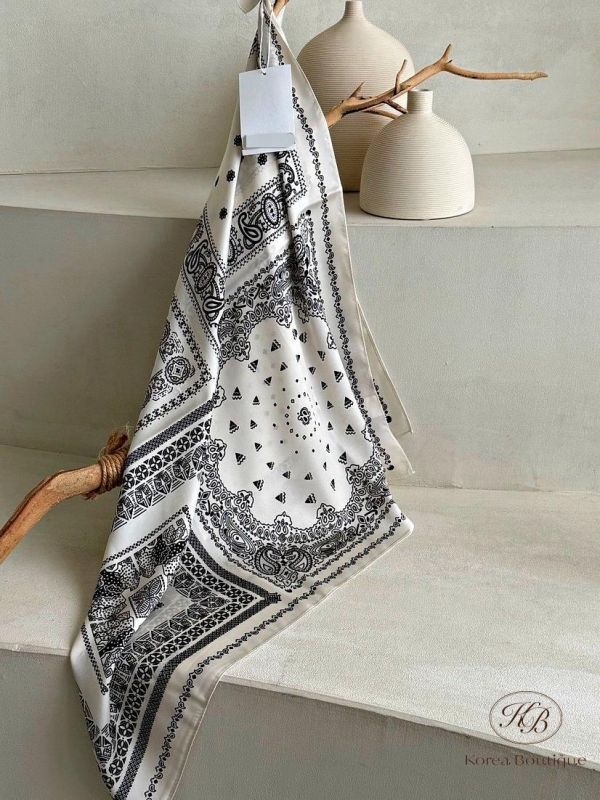 SS104 春季 品牌圖騰方領巾 