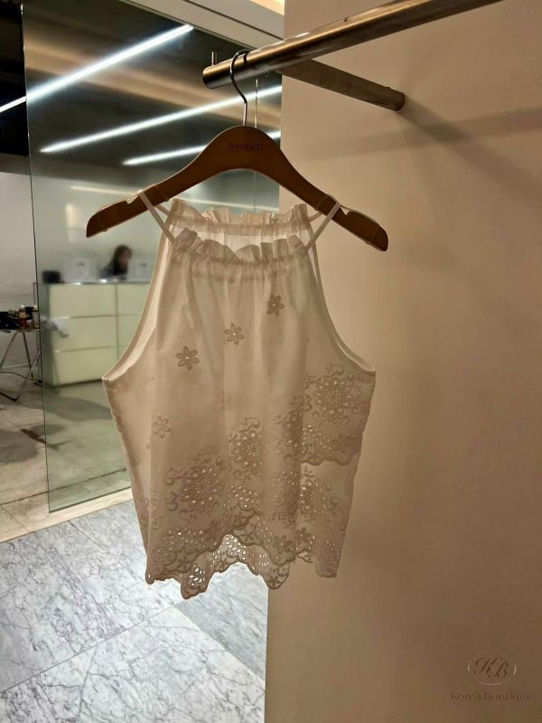 KR2657 夏季 細緻的雕花套裝 