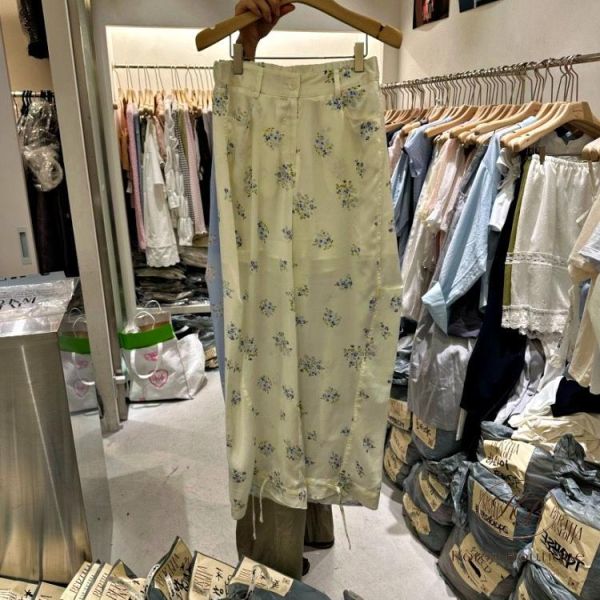 KR2639 夏季 絲綢感碎花褲 很仙的一套 