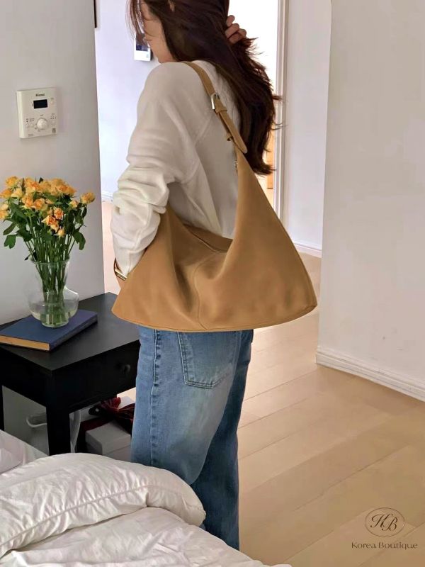 Fw196 秋季 超時髦的Hobo麂皮大包 