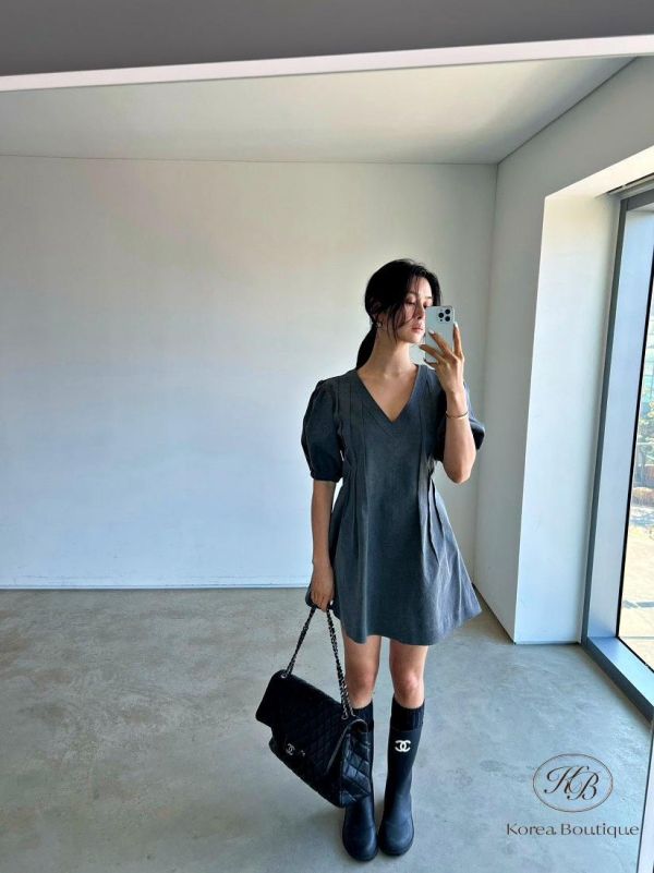 SS201 春季 穿起來很美的 v領洋裝 