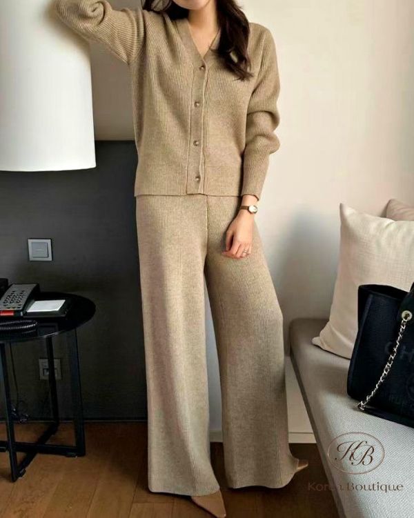 FWKR52 冬季 套裝也可以女人味 