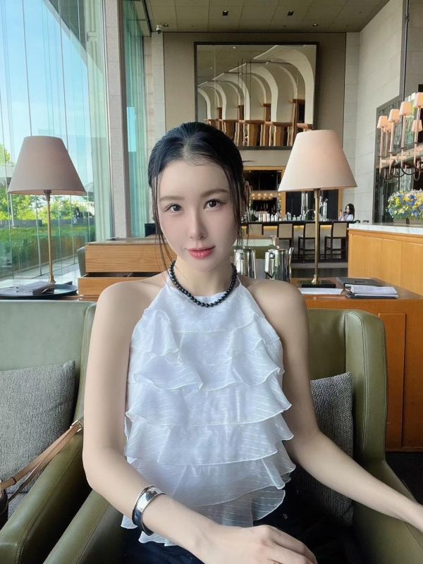 SS517 春季 蛋糕層次波浪上衣服 