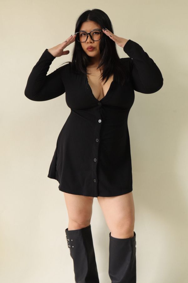 V領全排釦A字收腰洋裝 