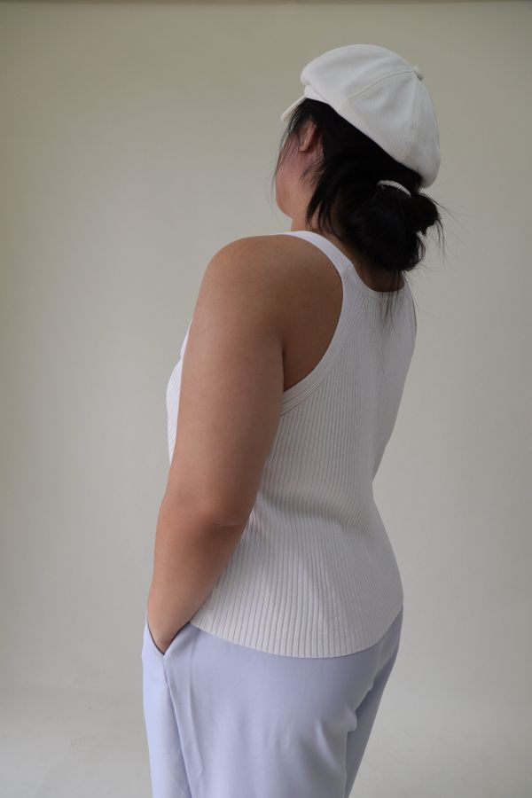 【EASE】副乳看不見寬肩微V背心 