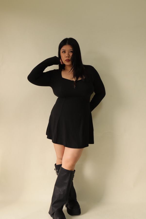 小氣質方領收腰洋裝 