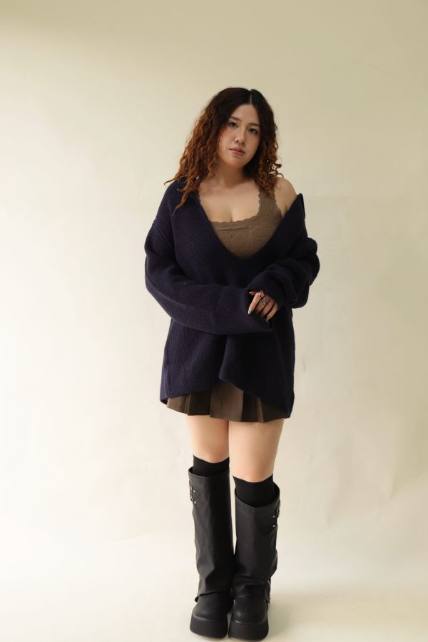 【EASE】穿搭不費力大V領疊穿寬鬆毛衣-藏藍 