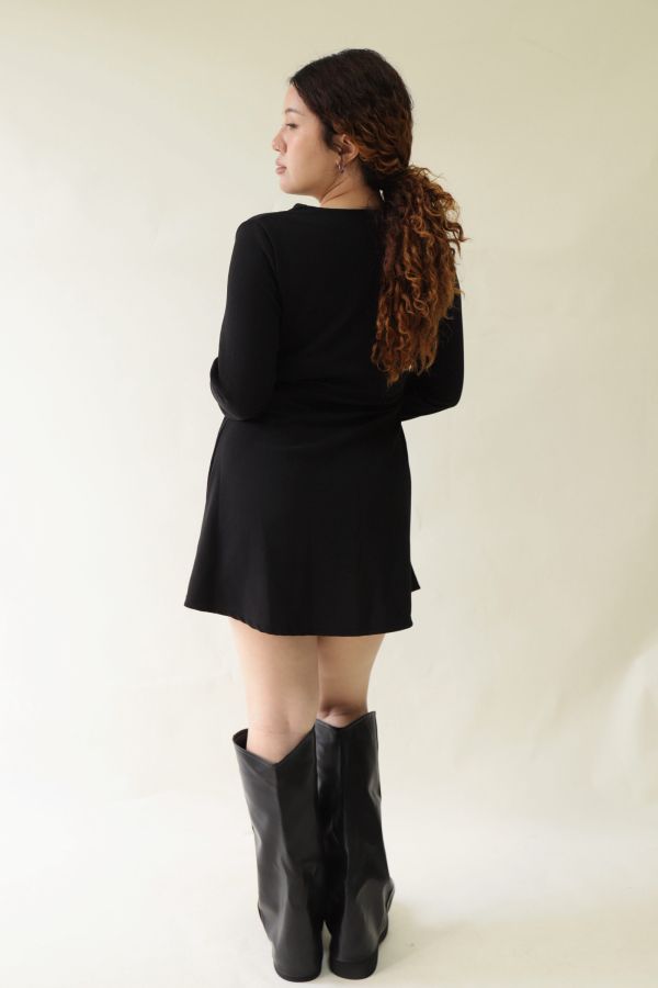 V領全排釦A字收腰洋裝 