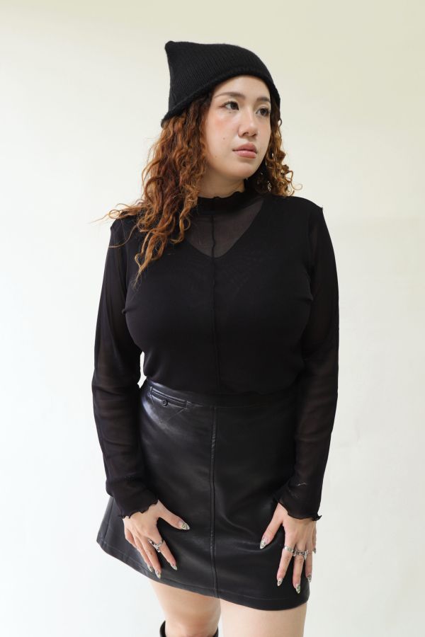 【EASE】半高領網紗透膚上衣-黑 