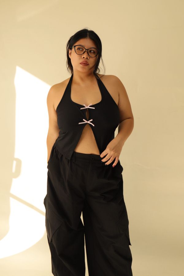 俏皮蝴蝶結掛脖背心 