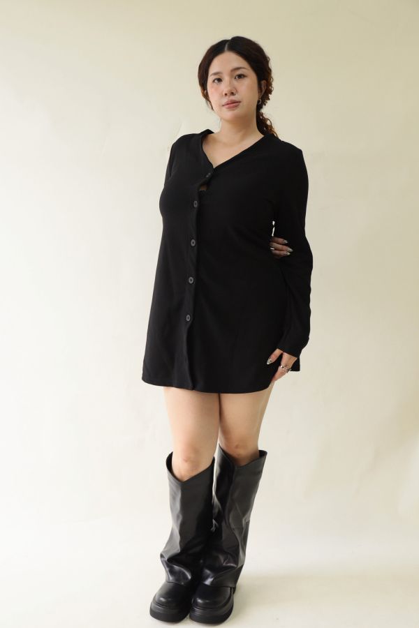 V領全排釦A字收腰洋裝 